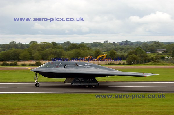 B-2A 82-1068 Fairford 09072012 D25316