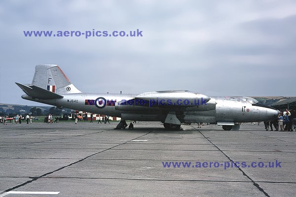 Canberra B Mk.2 WJ640 Chivenor 03081968 D19319