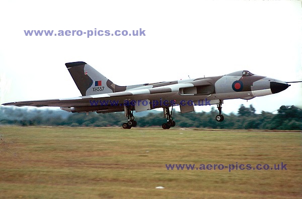 Vulcan B Mk.2 XH557 Greenham Common 07071973 D080-14