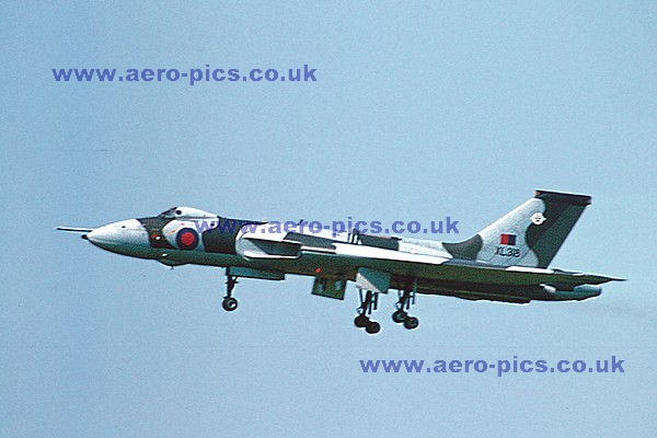 Vulcan B Mk.2 XL318 Henlow 29051978 D097-20