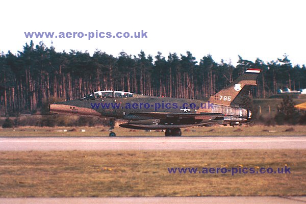 F-100F 56-3795 Lakenheath 25041976 D085-11