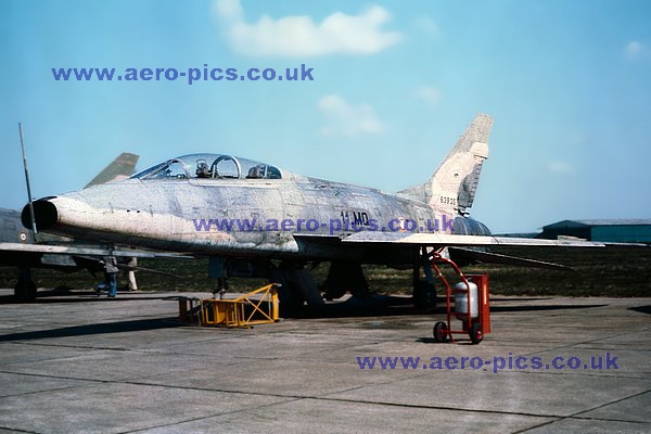 F-100F 56-3935 (11-MQ) Sculthorpe 24041976 D085-08