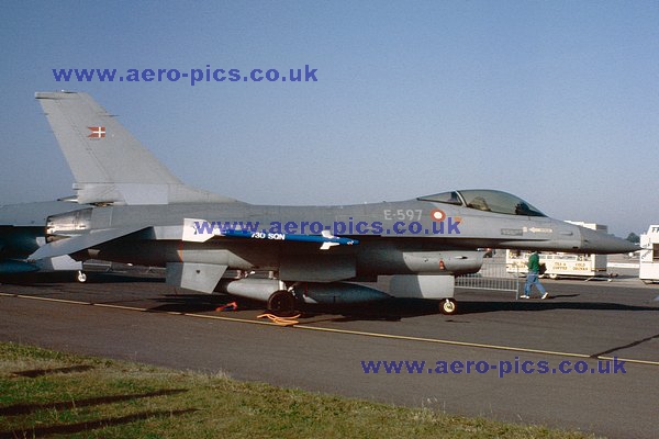 F-16A E-597 Boscombe Down 13061992 D14005