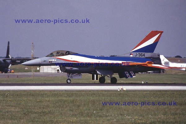 F-16A J-364 Fairford 19071997 D18411