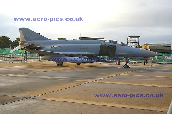 F-4F 37+01 Yeovilton 08072011 D21217