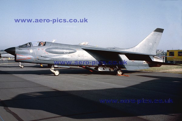 F-8E(FN) 29 Boscombe Down 13061992 D14010