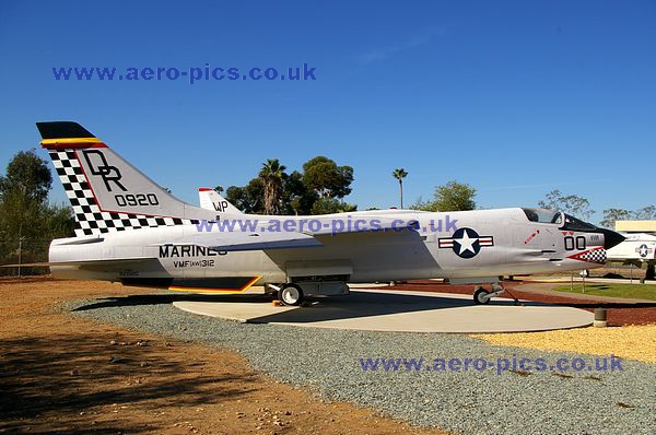 F-8J 150920 Miramar MCAS 14112008 D066-14