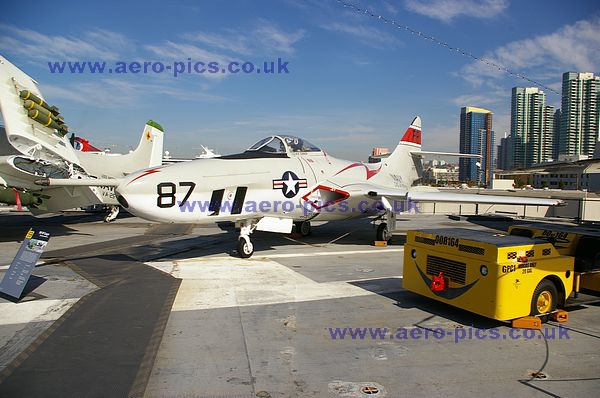 RF-9J 141702 USS Midway 12112008 D067-22