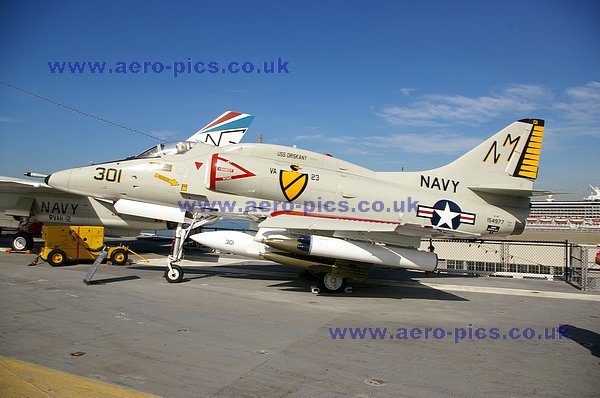 A-4F 154977 USS Midway 12112008 D067-03