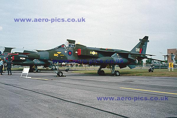 Jaguar GR Mk.1 XZ387 (DN) Finningley 29071977 D096-06