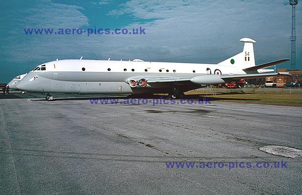 Nimrod MR Mk.1 XV254 (54) Finningley 29071977 D093-11