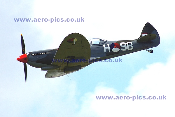 Spitfire%20Mk.IXT%20161%20(H-98%20G-CCCA%20G-TRIX)%20Old%20Buckenham%2029062008%20D037-26.jpg