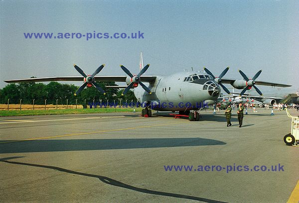 An-12 2209 Fairford 20071996 D12719