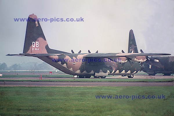 C-130B 61-0954 (QB) Mildenhall 06101943 D082-04