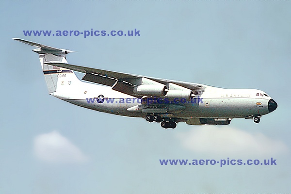 C-141A 66-0186 Mildenhall 20061974 D072-07