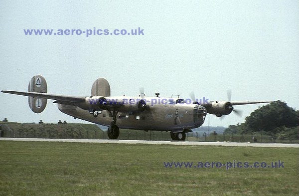 B-24A 40-2366 Boscombe Down 13061992 D031-03