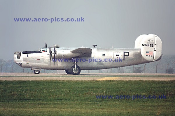 B-24J HE771 (P) Mildenhall 27101973 D082-14